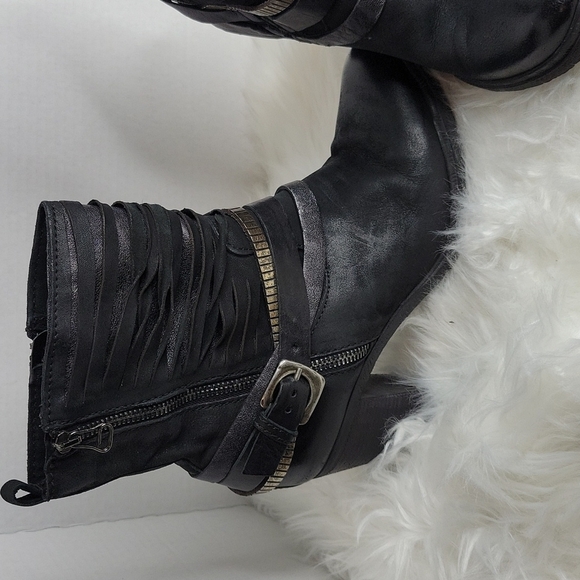 MJUS Black Leather Buckle Block Heel Boot Size 41/10 - Picture 3 of 10